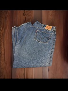 Levi’s 501 Button Fly Distressed Blue Denim Jeans Size 44 X 32